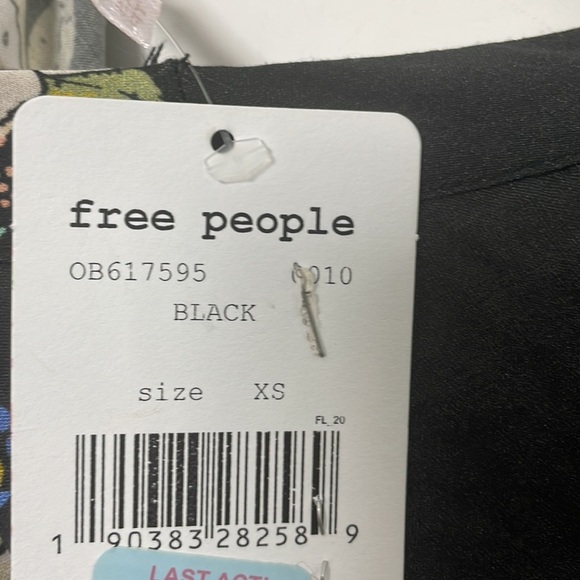 Free People Tuscan Dreams Printed Floral Top NEW - Picture 10 of 11